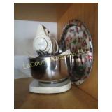 sunbeam stand mixer w 2 bowls tin plates