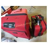 3 pc suitcase set on wheels by Liesure