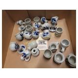 Williamsburg mini pottery pieces many