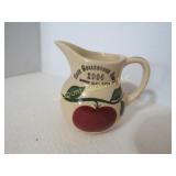 Watt apple mini pitcher creamer 1994 Collectors As