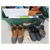 crocs Bean boots tote w gloves hats