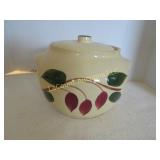 vintage Watt covered bean pot tear drop