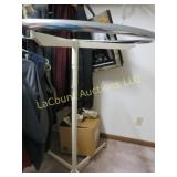 rounder clothing rack