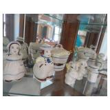 vintage shakers covered pot salt peppers USA