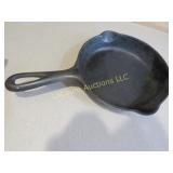 Griswold No 3 cast iron frying pan