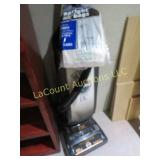 Eureka world vac vacuum cleaner w extra bags