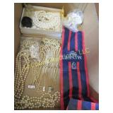 assorted pearl or faux necklaces Minet gloves