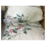 2 hummingbird Twin bed comforters