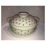 Pottery baking dish with lid