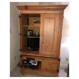 Armoire *both doors work **NOT ITEMS INSIDE
