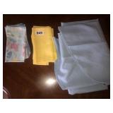 Linen tablecloth and napkins