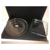 Pyrex and other glass bakeware/trays, 8 glasses