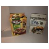 Tortilla pan set and dough press set