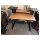 Pressboard desk 35.5x36.5x27