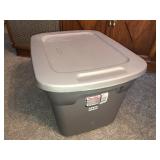 Sterilite 18gal tote with lid