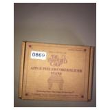 Pampered chef wood apple peeler stand