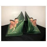 Roseville pottery zephyr lily book ends *1 chipped