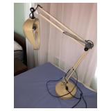 Magnifying sewing/desk light