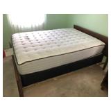 Sealy Mattress 53x74 full size w/box spring