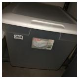 58qt Sterlite tote with lid