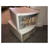 2 drawers w/patterns and fabric