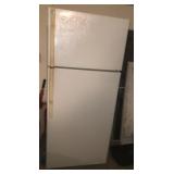 Refrigerator/Freezer *nice and clean