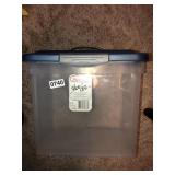 Sterilite tote with lid