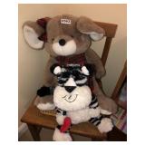 3 stuffed animals *1 plays music