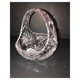Etched crystal starburst basket 6in