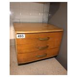 Stainless cutlery in wooden 11in tall box