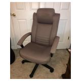 Office desk chair *stain on headpiece