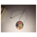 Pendant/pin on invisible necklace