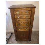 Stand up jewelry box