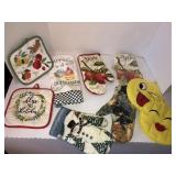 Pot holders and oven mits