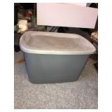 18gal Sterilite tote with lid