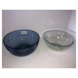 2 glass mixing bowls