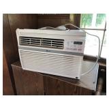LG window air conditioner 8,000BTU w/remote