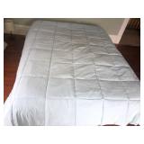 Down comforter *needs cleaned