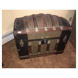 Humpback trunk with tray 32x27x19 EM BOURNE