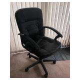 Desk chair (seat is peeling)