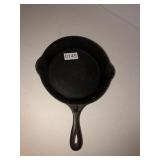 Cast iron No.5 double spout skillet