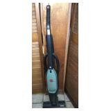 Hoover bagless quick broom