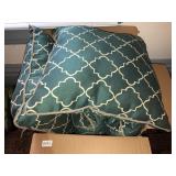 4 throw pillows