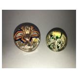 2 Unmarked paper weights *1 has minor damage