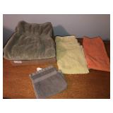 1 Bath towel, 2 hand towels, and 1 wash cloth