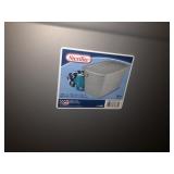 Sterilite 30gal tote with lid (has crack)