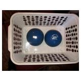 Walk away weights rubber balls in basket