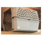 Dog cage/carrier