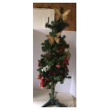 Lighted 4ft Christmas tree decorated