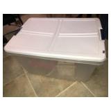 Hefty 66qt tote